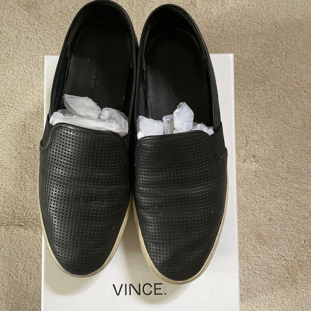 USED Vince perforated slip on